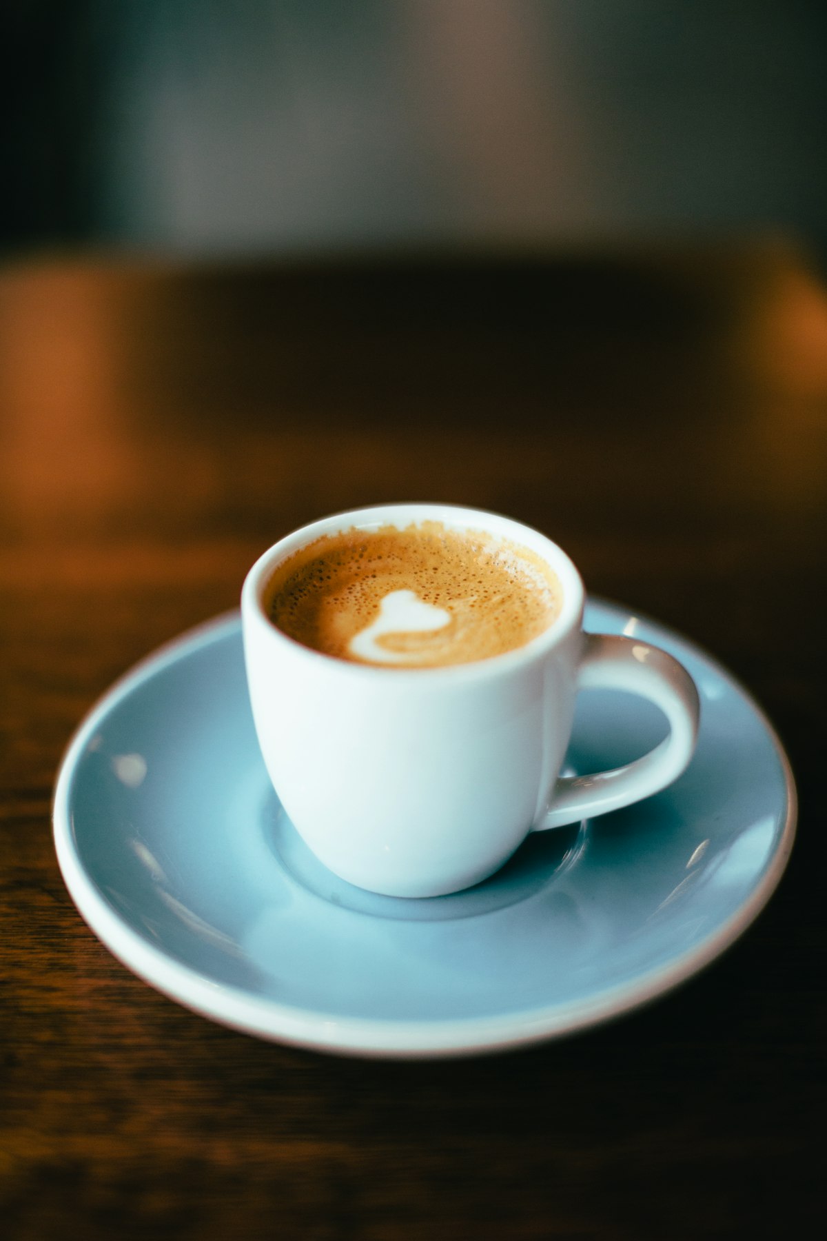 Latte v šálke s krémovou microfoam