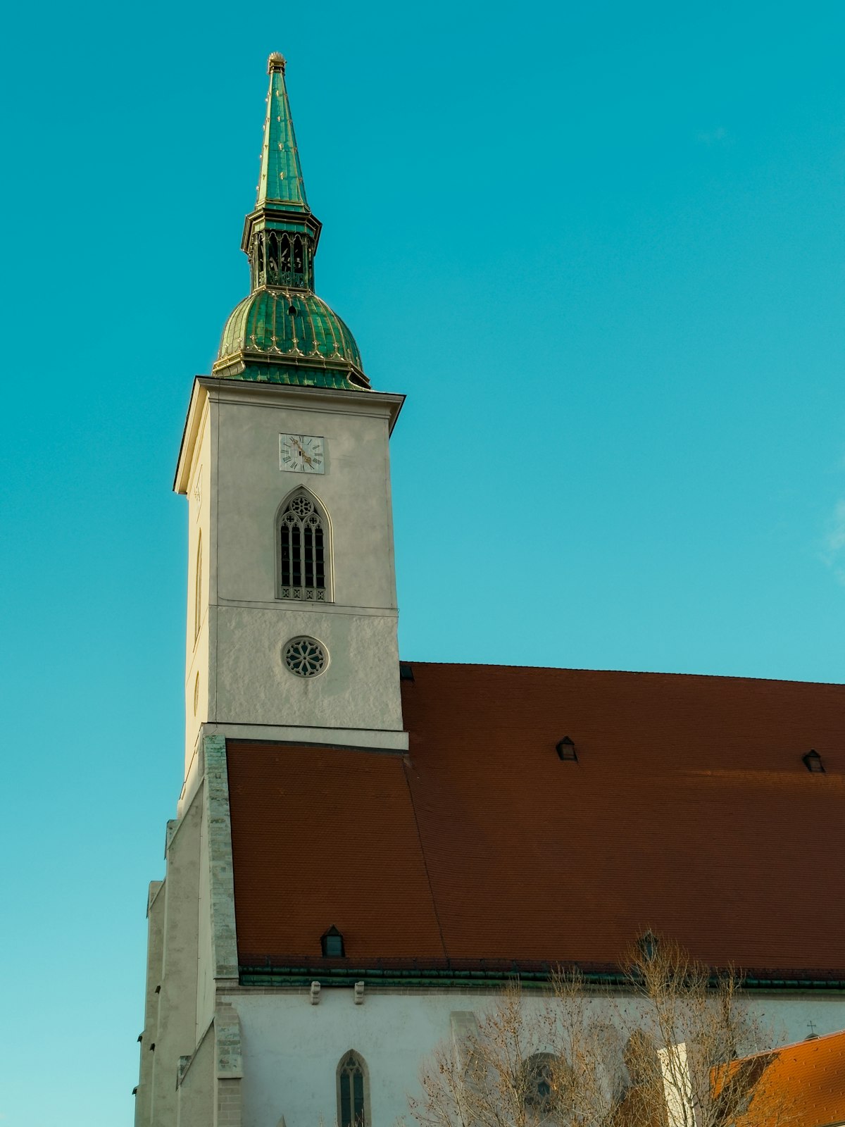 Hodinová veža v bratislavskom Starom Meste